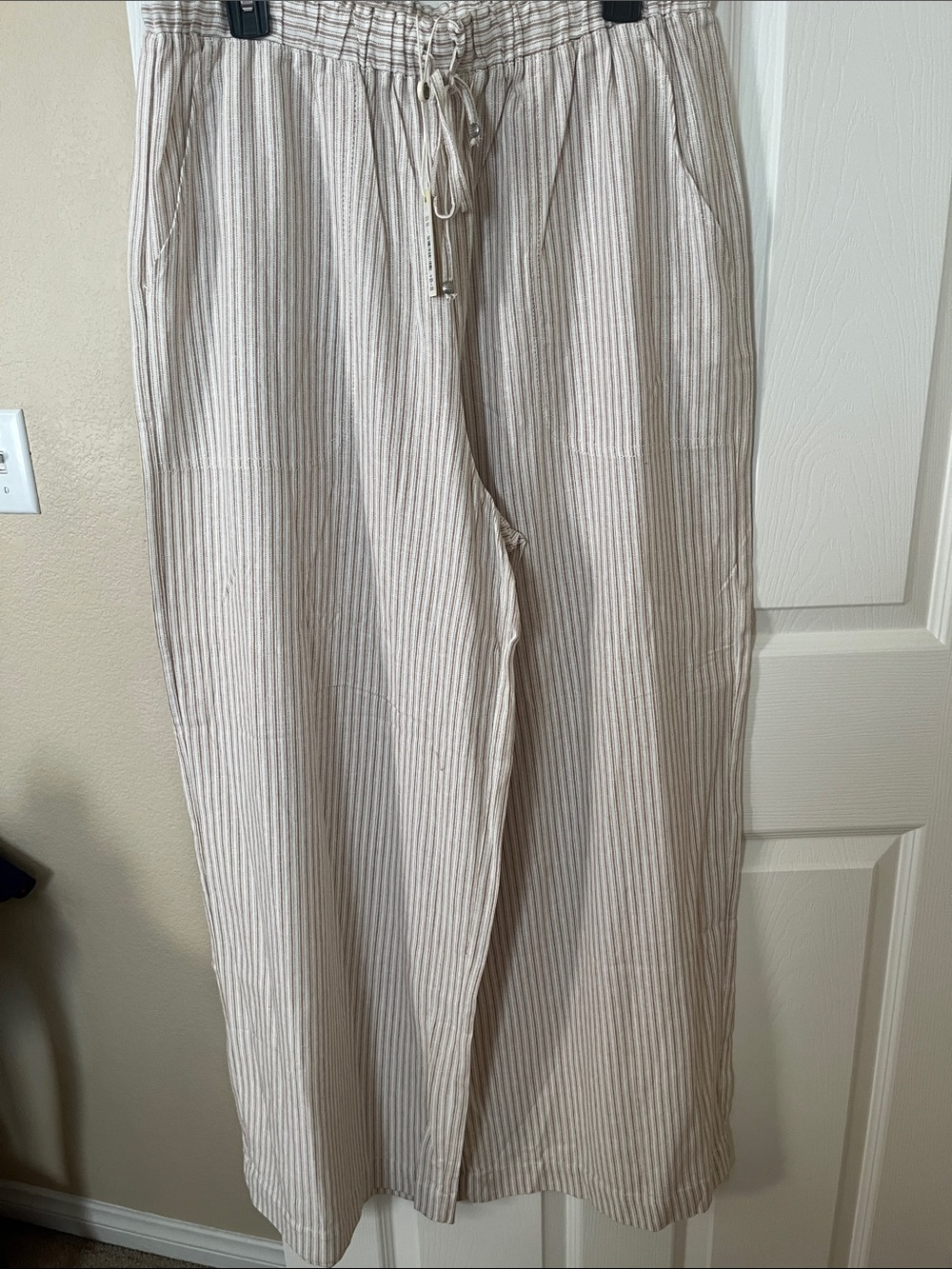 Max Studio Women’s Cream and White Striped Drawstring Chinos